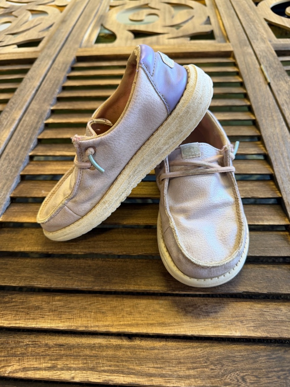 Hey Dude Kids Slip-On Sneakers in Pale Purple Iridescent & Dark Purple Size 13